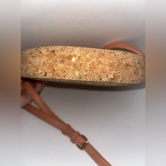 MADISON WEST Cork Crossbody W/ Handle Bag Vegan Leather Tan/Gold 3 Pocket - Picture 4 of 8